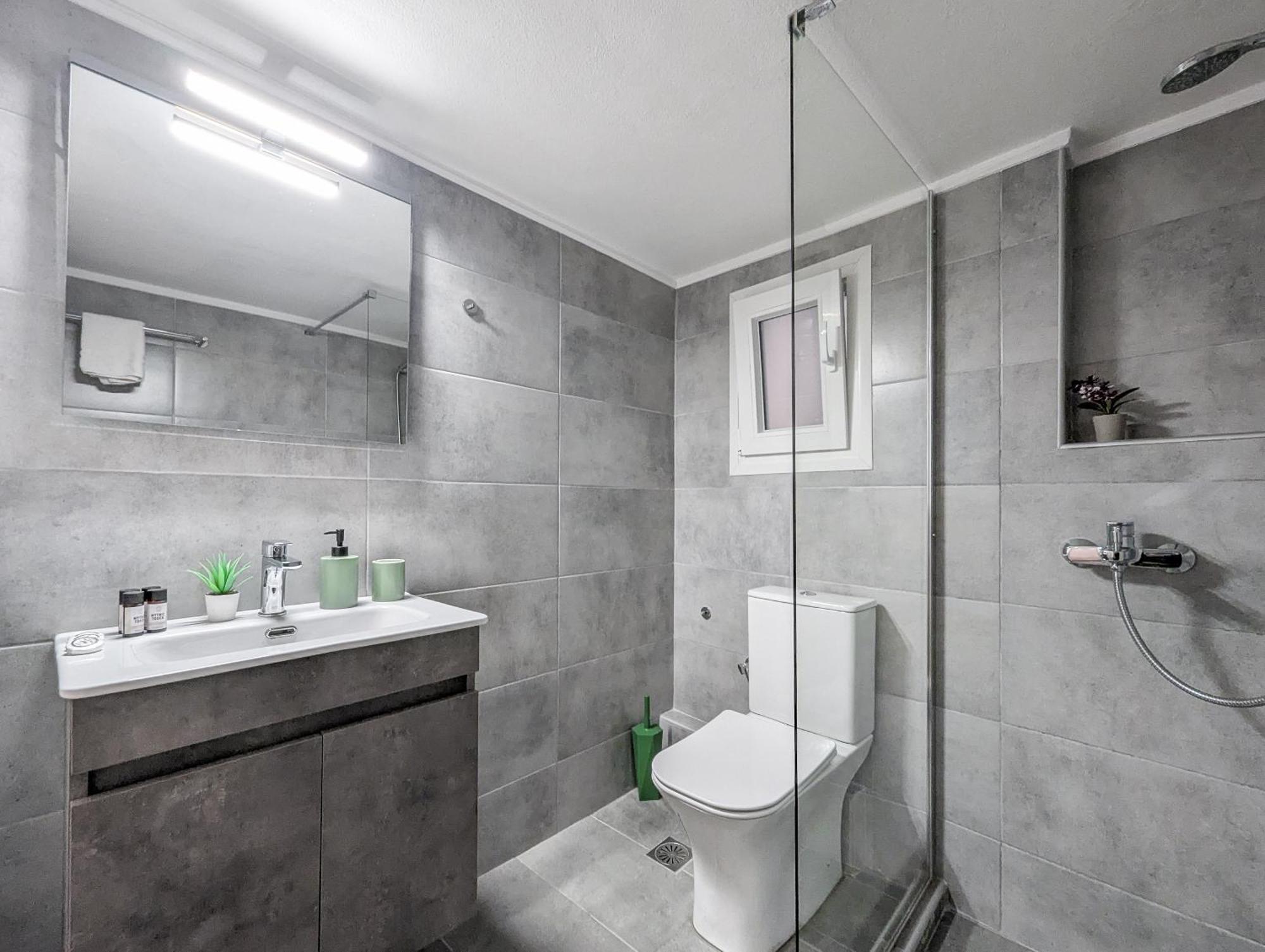 Spacious Apt For 5 Guests Next To Acropolis&Metro 雅典 外观 照片